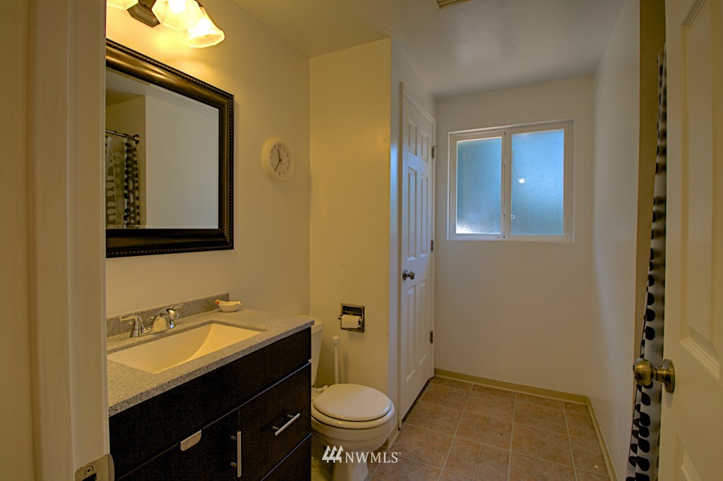 12627 Southeast 169th Place Renton, WA 98058 - Photo 8 of 18 Gallery Image 8
