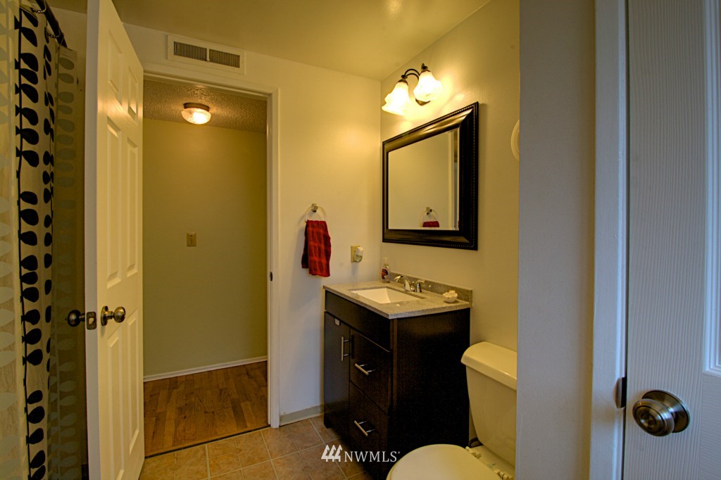 12627 Southeast 169th Place Renton, WA 98058 - Photo 9 of 18 Gallery Image 9