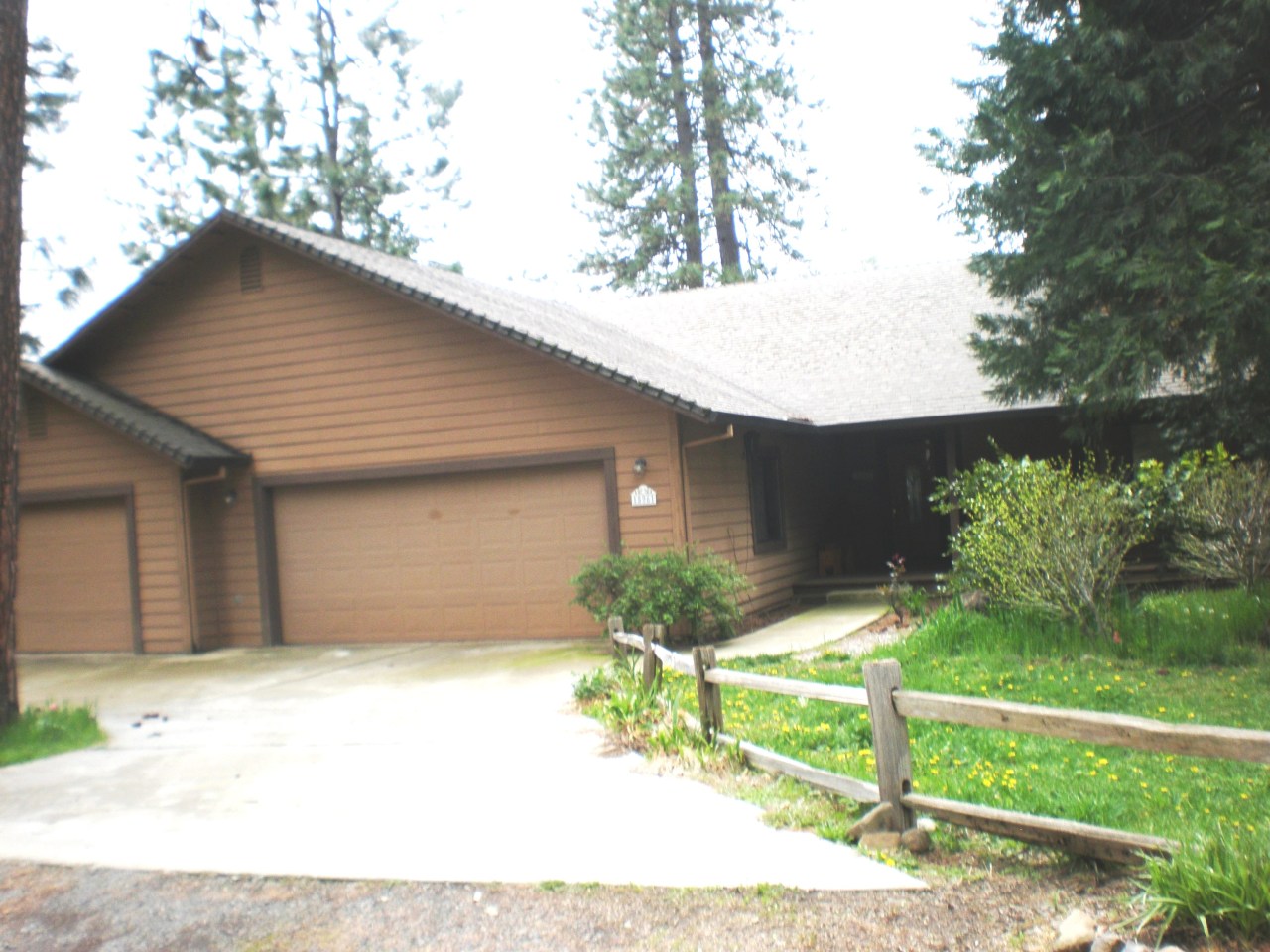 15961 Kaweah Road Oak Run, CA 96069 - Photo 1 of 16 Front View
