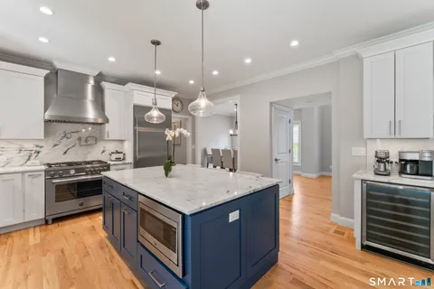 $800,000 | 5 Anthonys Lane, New Milford, CT 06776