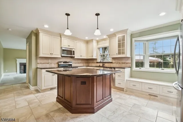 $999,000 | 19 Juniper Way, Bernards, NJ 07920