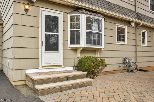 $999,000 | 19 Juniper Way, Bernards, NJ 07920