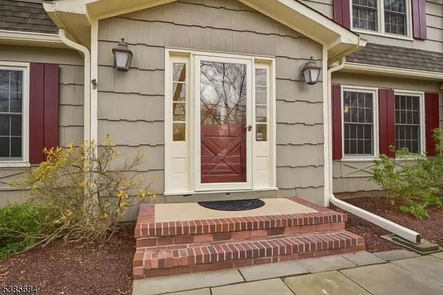 $999,000 | 19 Juniper Way, Bernards, NJ 07920