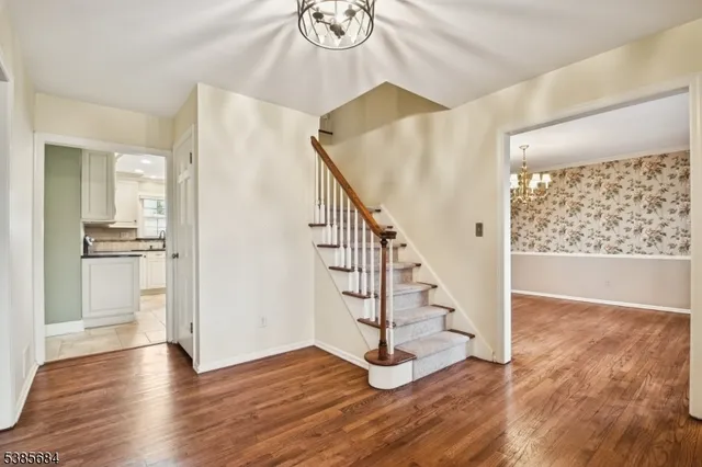 $999,000 | 19 Juniper Way, Bernards, NJ 07920