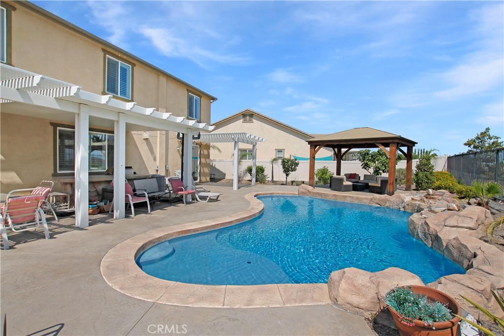13122 Capricornio Street Riverside, CA 92503 - Photo 16 of 20 Gallery Image 16