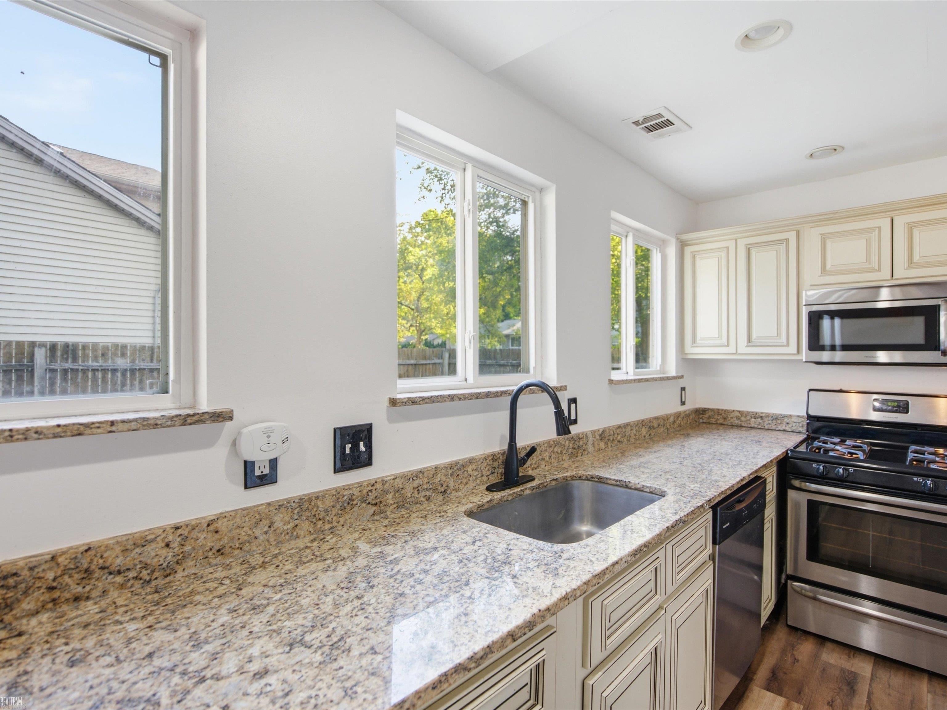 715 North Conklin Road Lake Orion, MI 48362 - Photo 16 of 54 Gallery Image 16