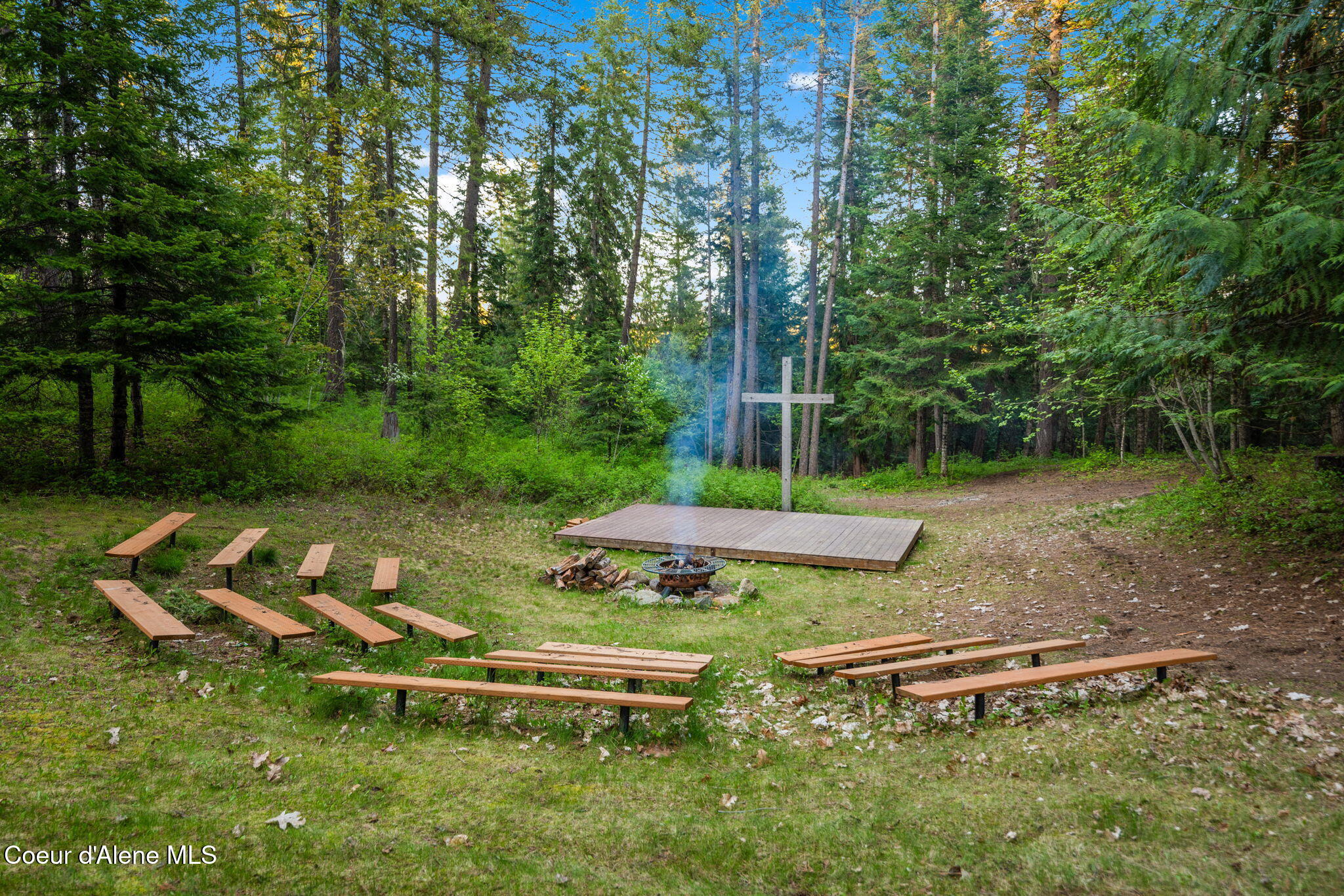 8072 West Radmer Road Rathdrum, ID 83858 - Photo 28 of 45 Powered Stage w/ Seating