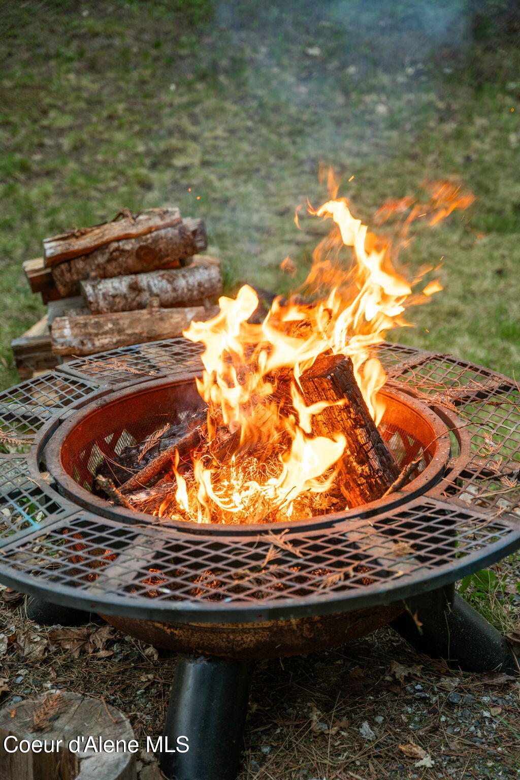 8072 West Radmer Road Rathdrum, ID 83858 - Photo 31 of 45 Stage Fire Pit