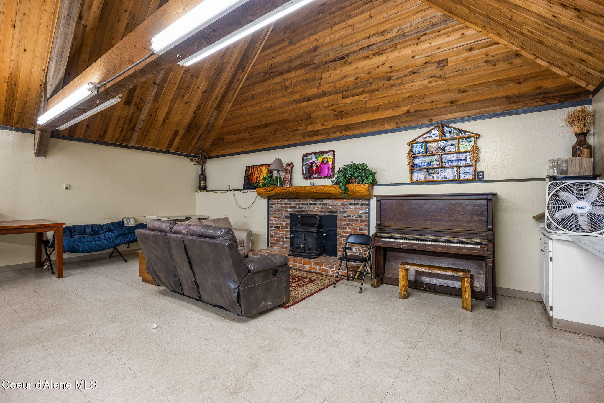 8072 West Radmer Road Rathdrum, ID 83858 - Photo 7 of 45 Inside Event Center - Fireplace