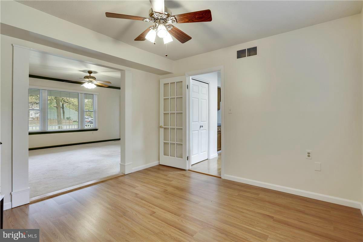 1372 Old Water Oak Point Road Pasadena, MD 21122 - Photo 6 of 30 Dining Room