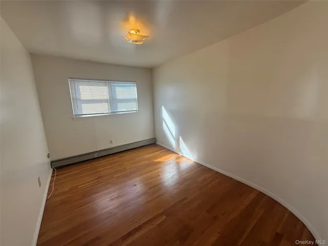 $1,925 | 393 Long Beach Road, Island Park, NY 11558