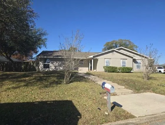 $2,995 | 706 Scenic Drive, Baytown, TX 77521