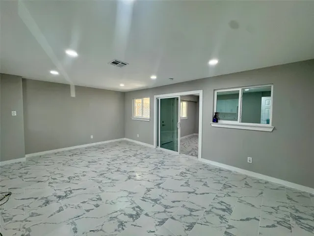 $2,499 | 706 Scenic Drive, Baytown, TX 77521