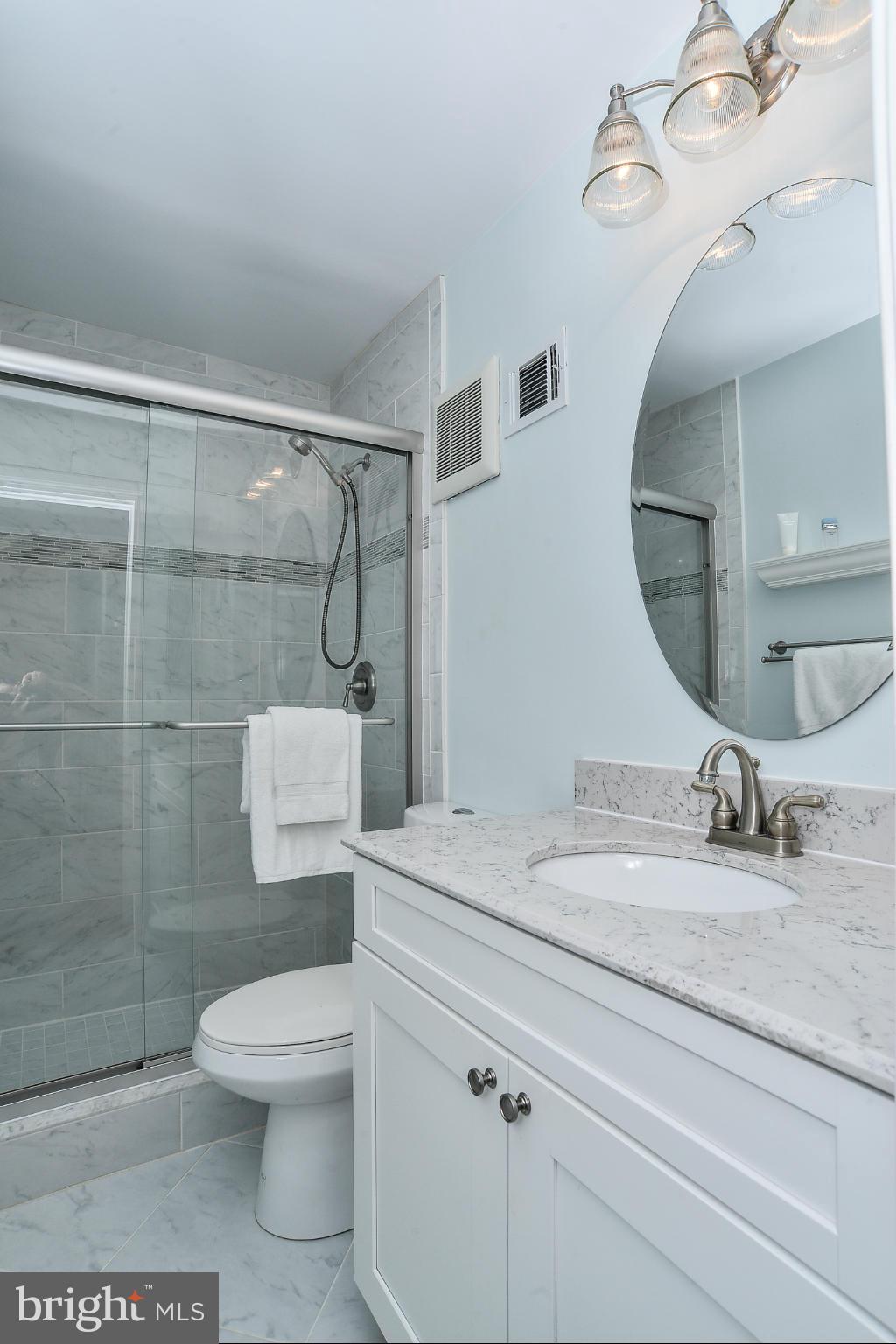1843 Wainwright Drive Reston, VA 20190 - Photo 12 of 30 Bath (Master)