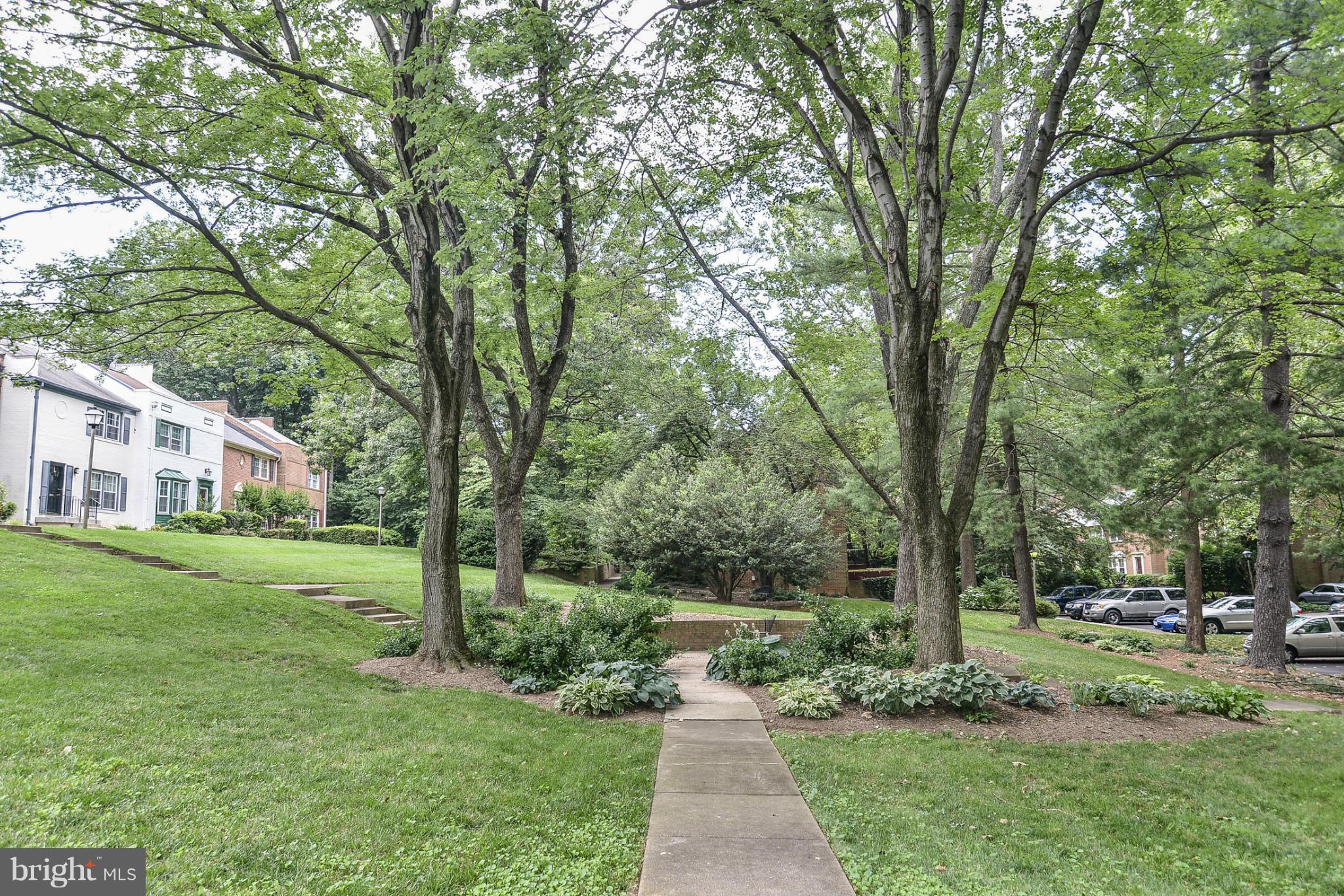 1843 Wainwright Drive Reston, VA 20190 - Photo 25 of 30 Community Square