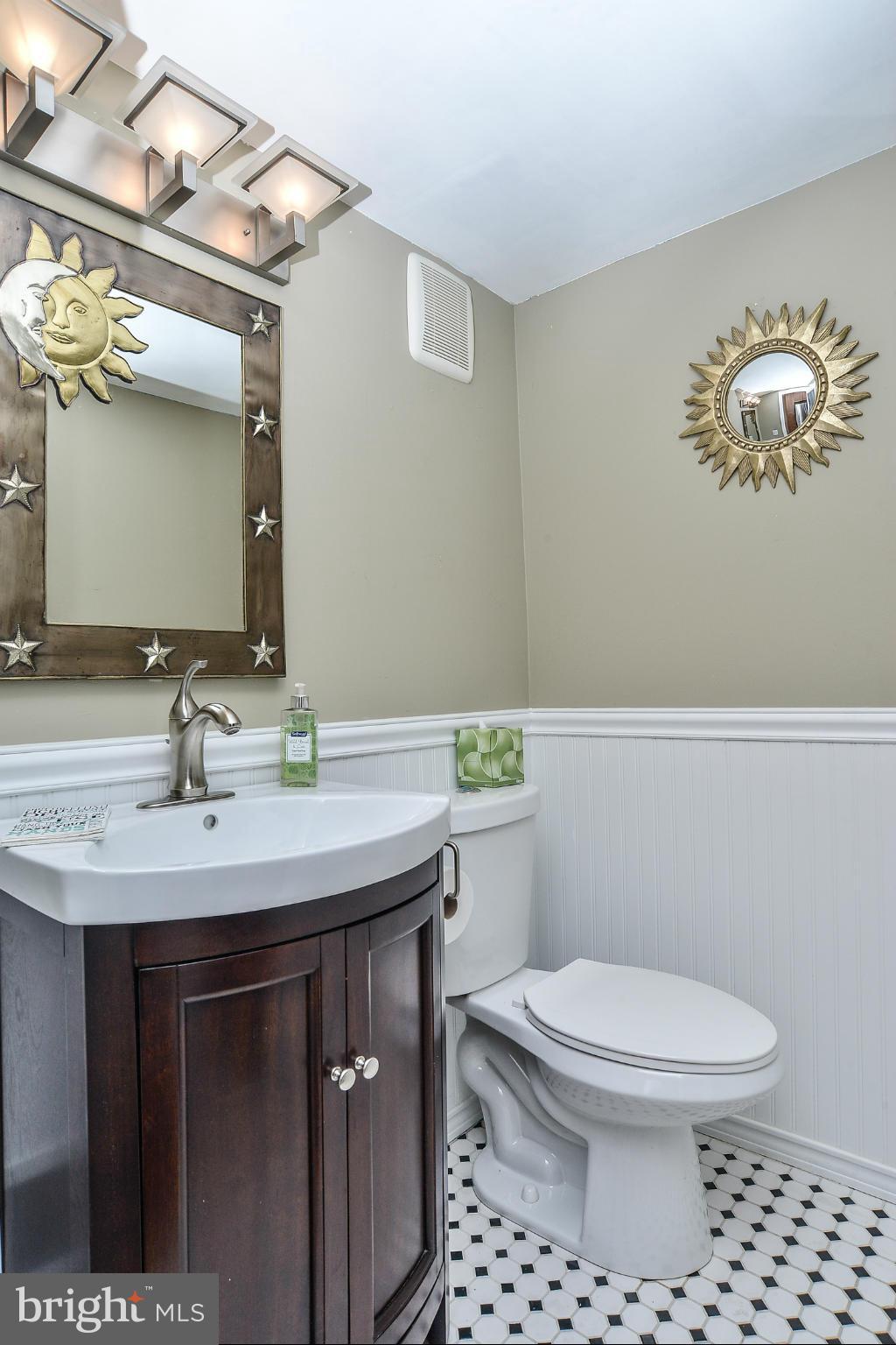 1843 Wainwright Drive Reston, VA 20190 - Photo 9 of 30 Powder Room