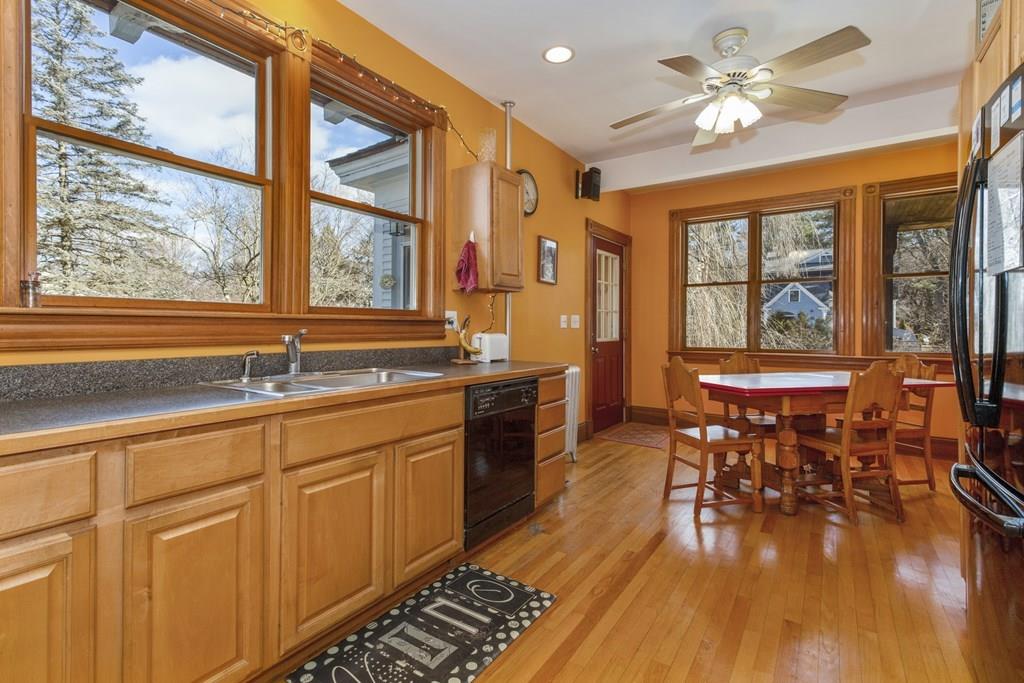 45 Washington Road Springfield, MA 01108 - Photo 8 of 24