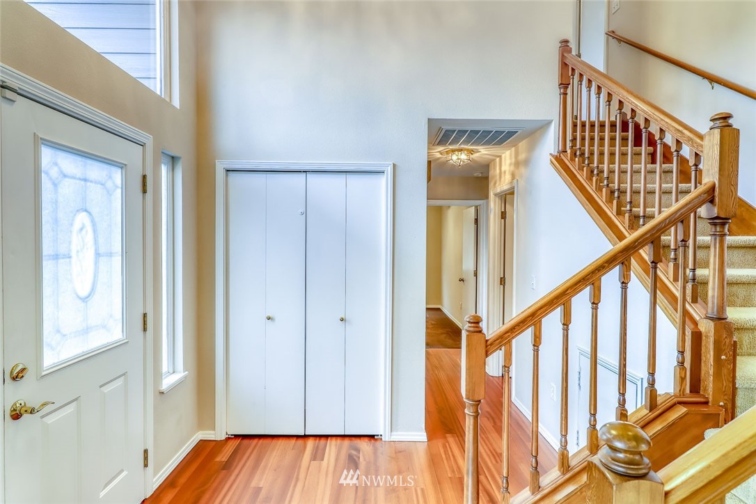 20175 Bue Rund Loop Northeast Poulsbo, WA 98370 - Photo 2 of 36 Gallery Image 2
