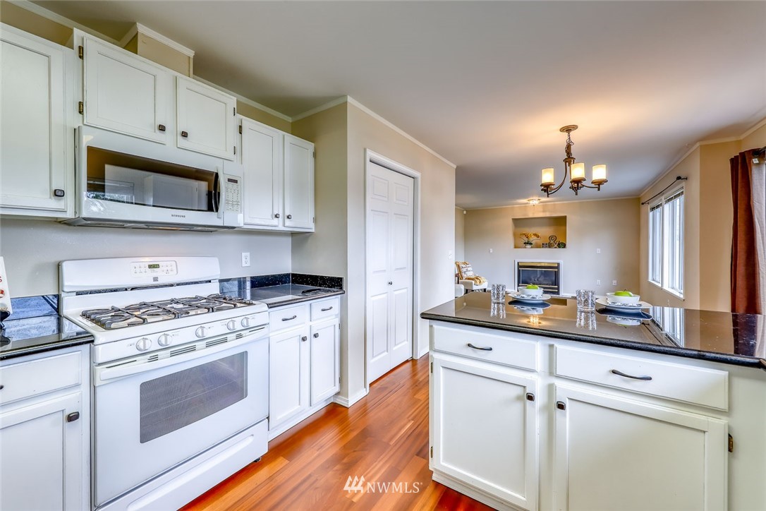 20175 Bue Rund Loop Northeast Poulsbo, WA 98370 - Photo 10 of 36 Gallery Image 10