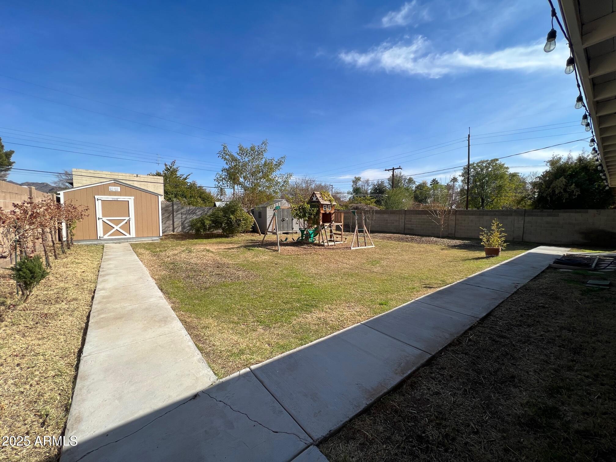 6711 North 14th Place Phoenix, AZ 85014 - Photo 25 of 27 a view of swimming pool