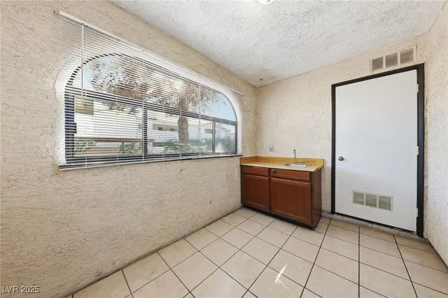 $1,395 | 1418 Santa Margarita Street, Unit C, Las Vegas, NV 89146
