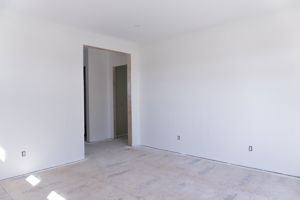 4 Oneil Way Saugus, MA 01906 - Photo 12 of 42