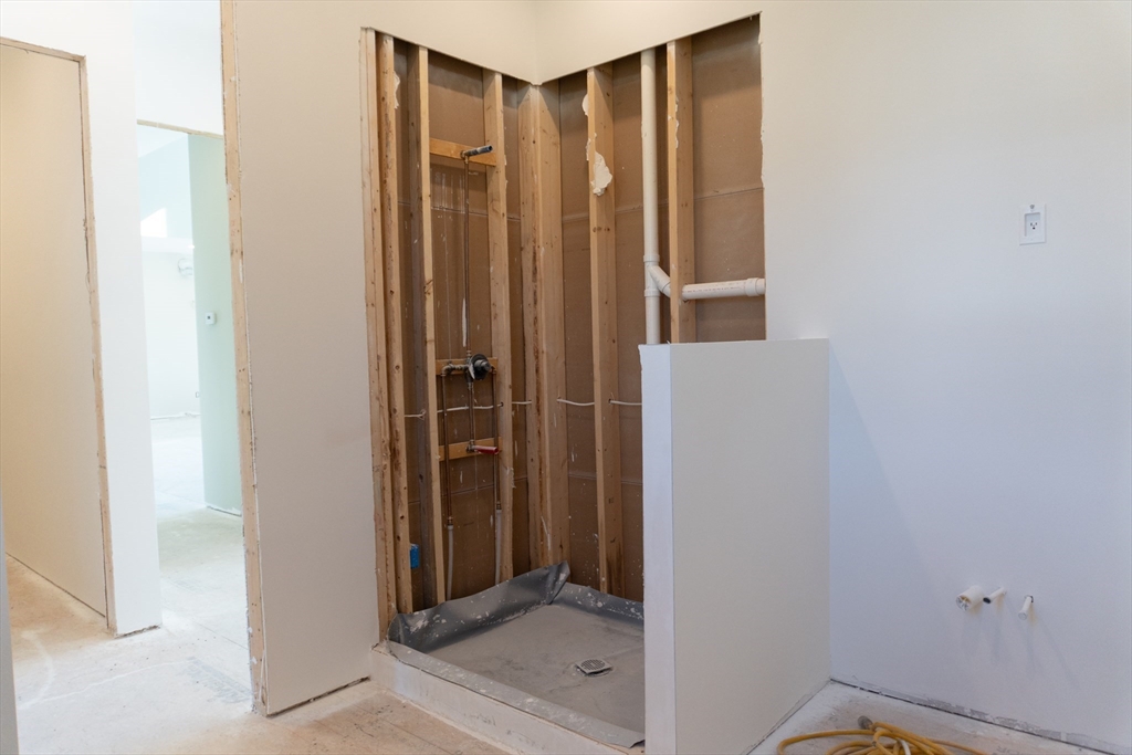 4 Oneil Way Saugus, MA 01906 - Photo 14 of 42