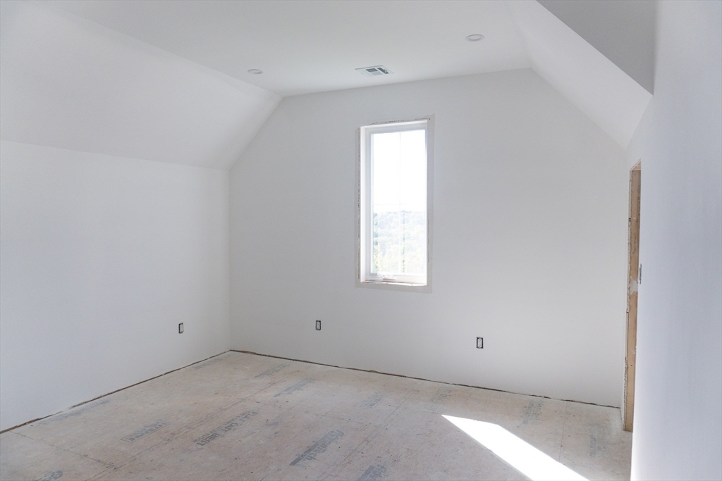 4 Oneil Way Saugus, MA 01906 - Photo 16 of 42