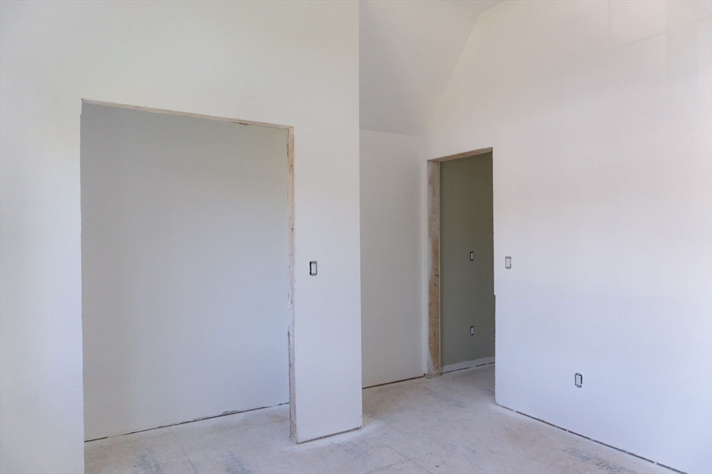 4 Oneil Way Saugus, MA 01906 - Photo 17 of 42