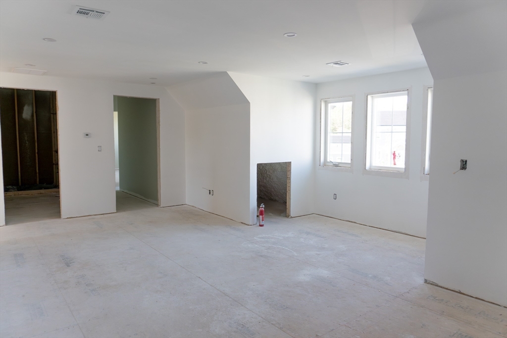 4 Oneil Way Saugus, MA 01906 - Photo 22 of 42