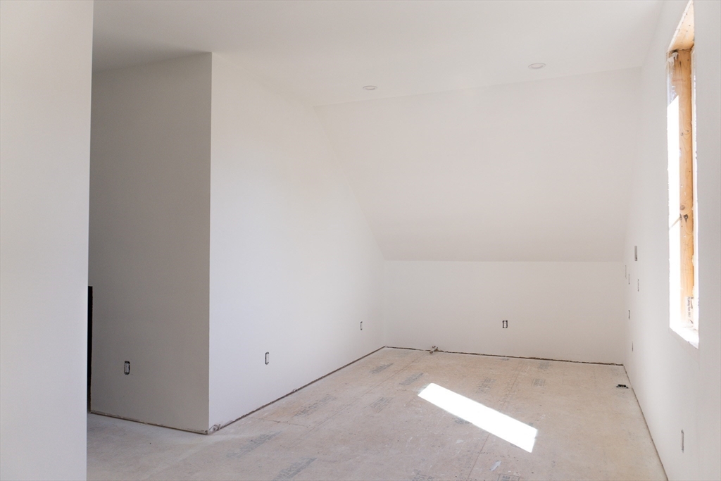 4 Oneil Way Saugus, MA 01906 - Photo 24 of 42