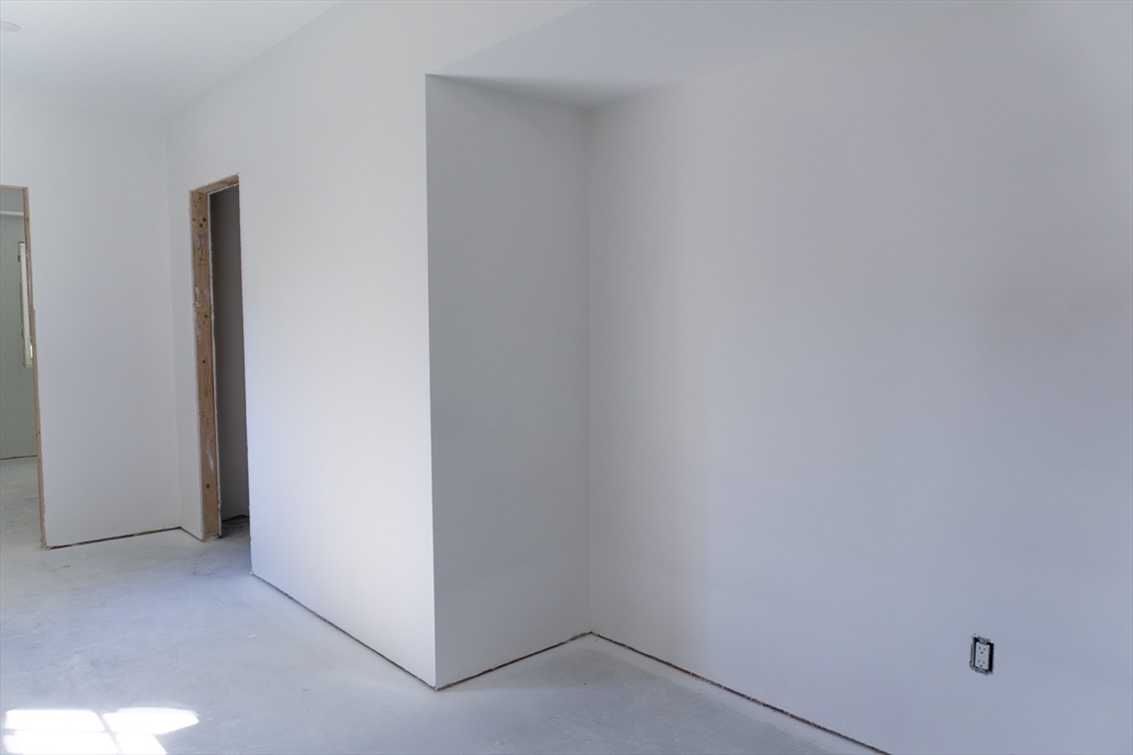 4 Oneil Way Saugus, MA 01906 - Photo 33 of 42