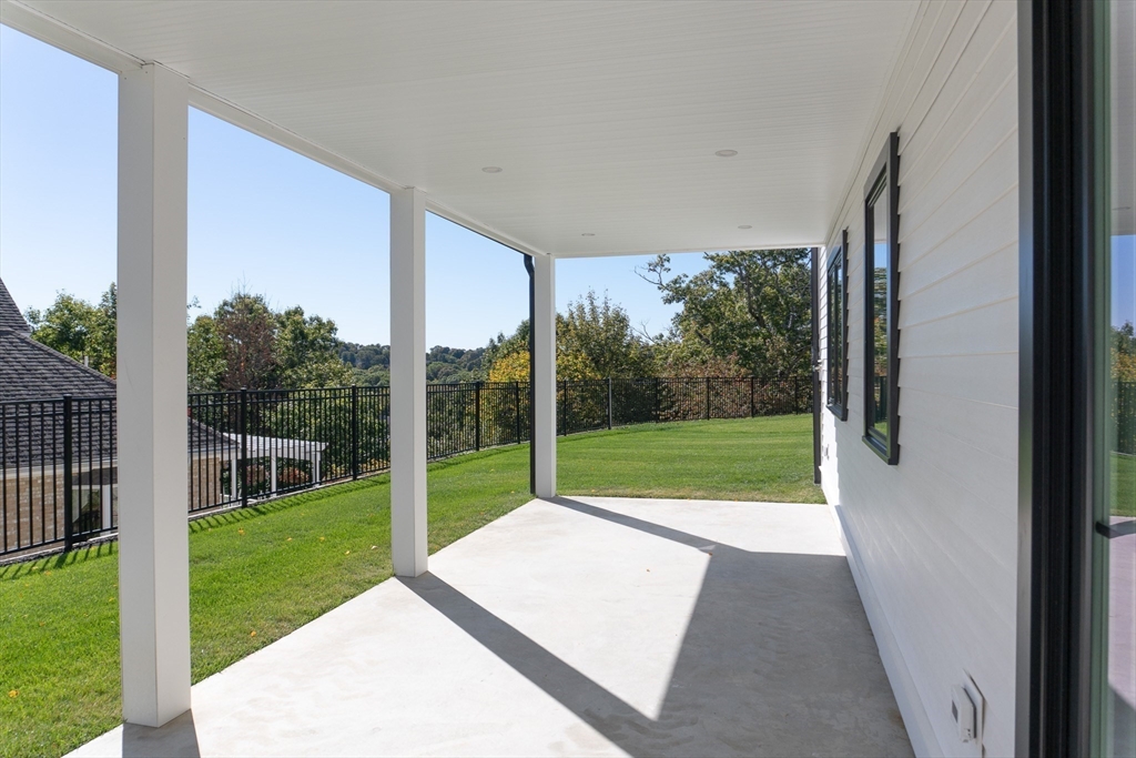 4 Oneil Way Saugus, MA 01906 - Photo 35 of 42