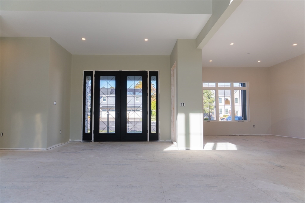 4 Oneil Way Saugus, MA 01906 - Photo 7 of 42