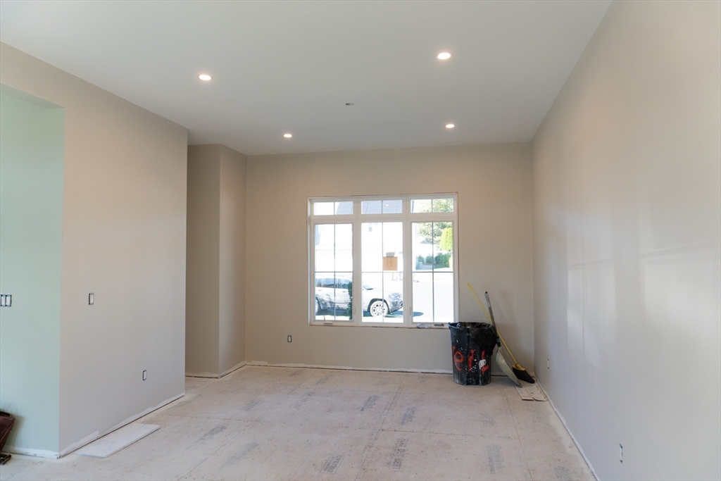 4 Oneil Way Saugus, MA 01906 - Photo 8 of 42