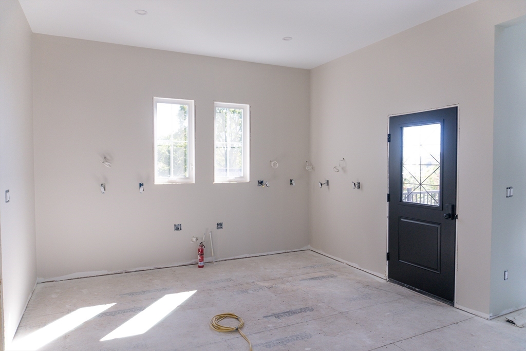 4 Oneil Way Saugus, MA 01906 - Photo 9 of 42