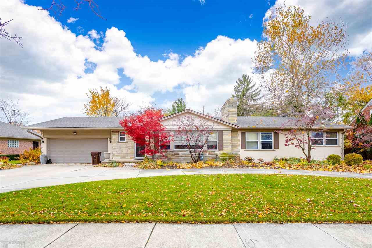 1131 North Renaud Road Grosse Pointe Woods, MI 48236 - Photo 1 of 46