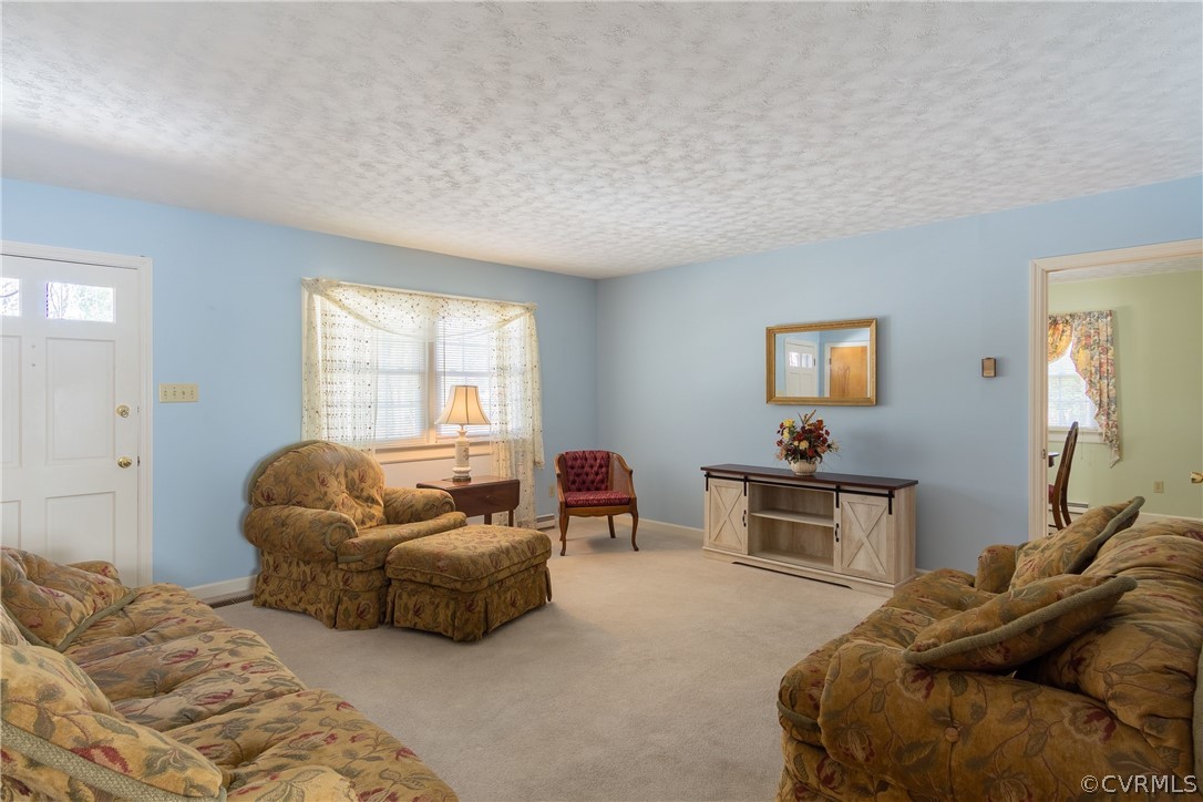 6555 Iron Bridge Road North Chesterfield, VA 23234 - Photo 11 of 30 Living Room