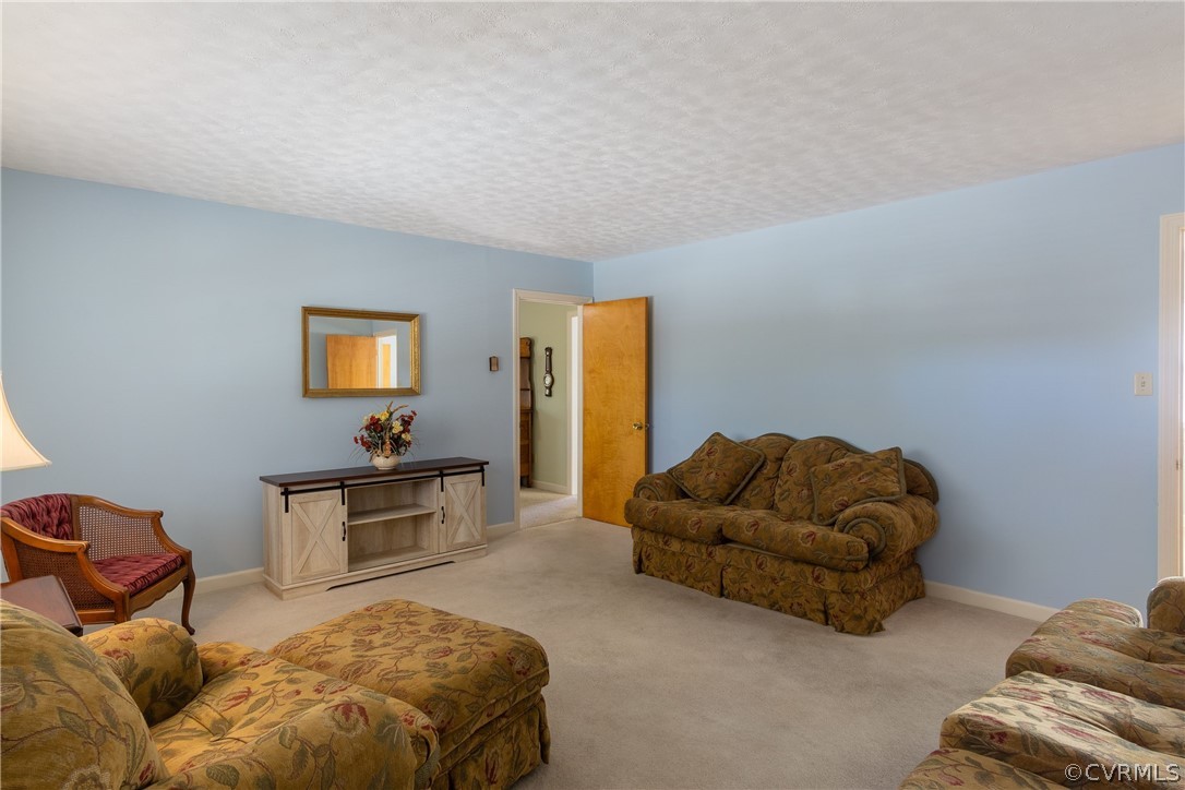 6555 Iron Bridge Road North Chesterfield, VA 23234 - Photo 9 of 30 Living Room