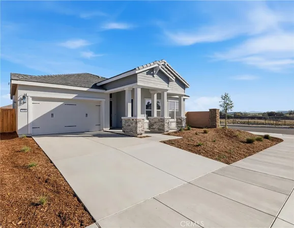 a view of a house with entertaining space