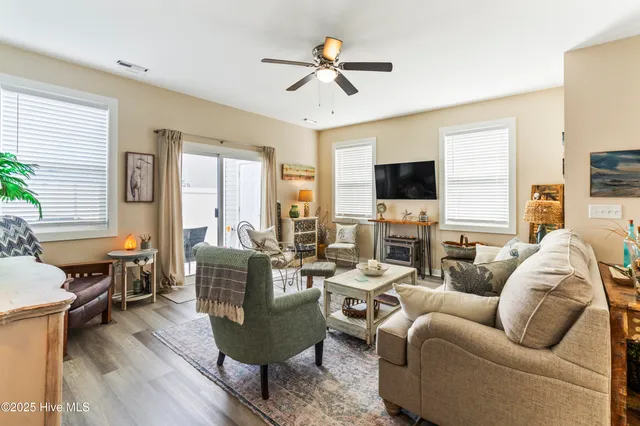 $306,000 | 326 Starfish Lane, Sneads Ferry, NC 28460