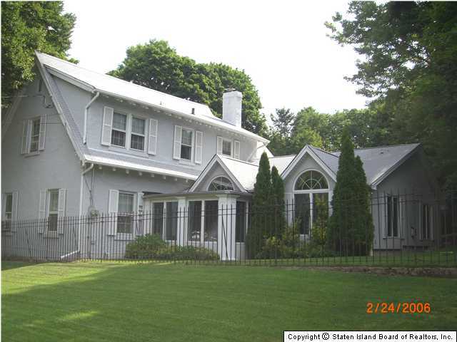 35 Duncan Road Staten Island, NY 10301 - Photo 1 of 10 Primary Photo
