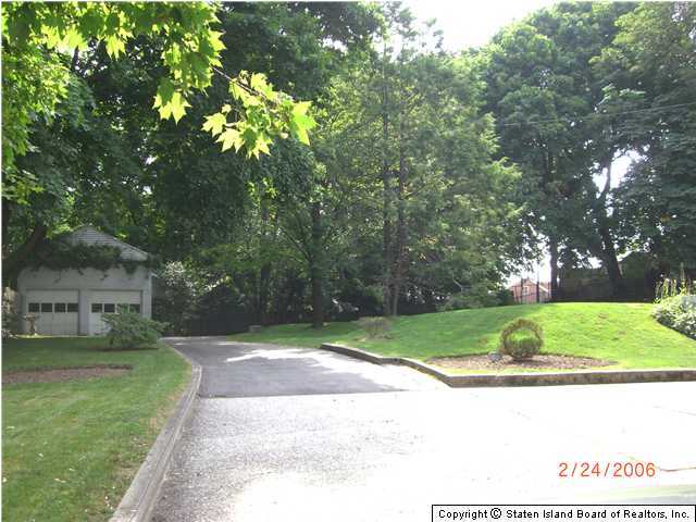 35 Duncan Road Staten Island, NY 10301 - Photo 3 of 10 Additional Photo