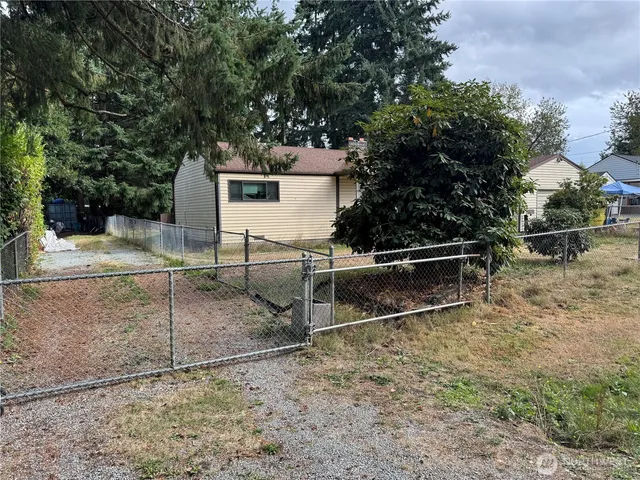$750,000 | 11854 3rd Avenue South, Seattle, WA 98168