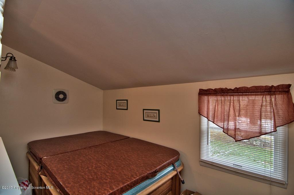 206 Brookside Road Dalton, PA 18414 - Photo 29 of 69 Gallery Image 29