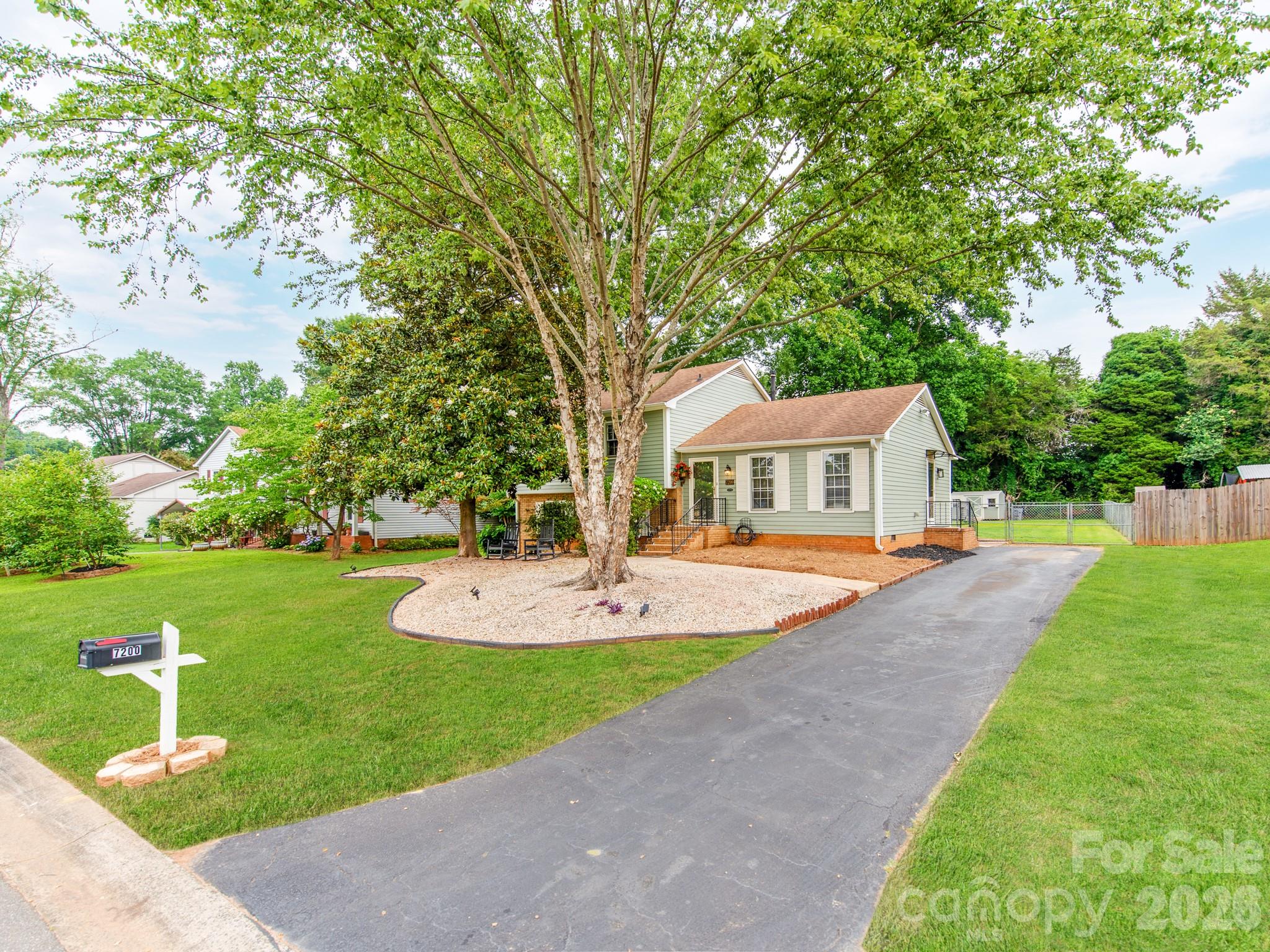 7200 Fox Hunt Road Charlotte, NC 28212 - Photo 4 of 38