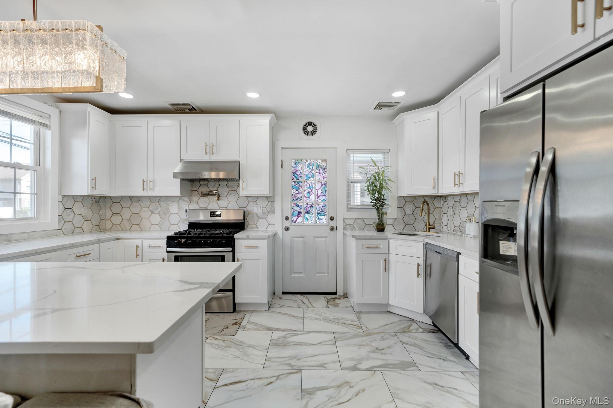 64 Dewitt Street Valley Stream, NY 11580 - Photo 10 of 32 Gallery Image 10