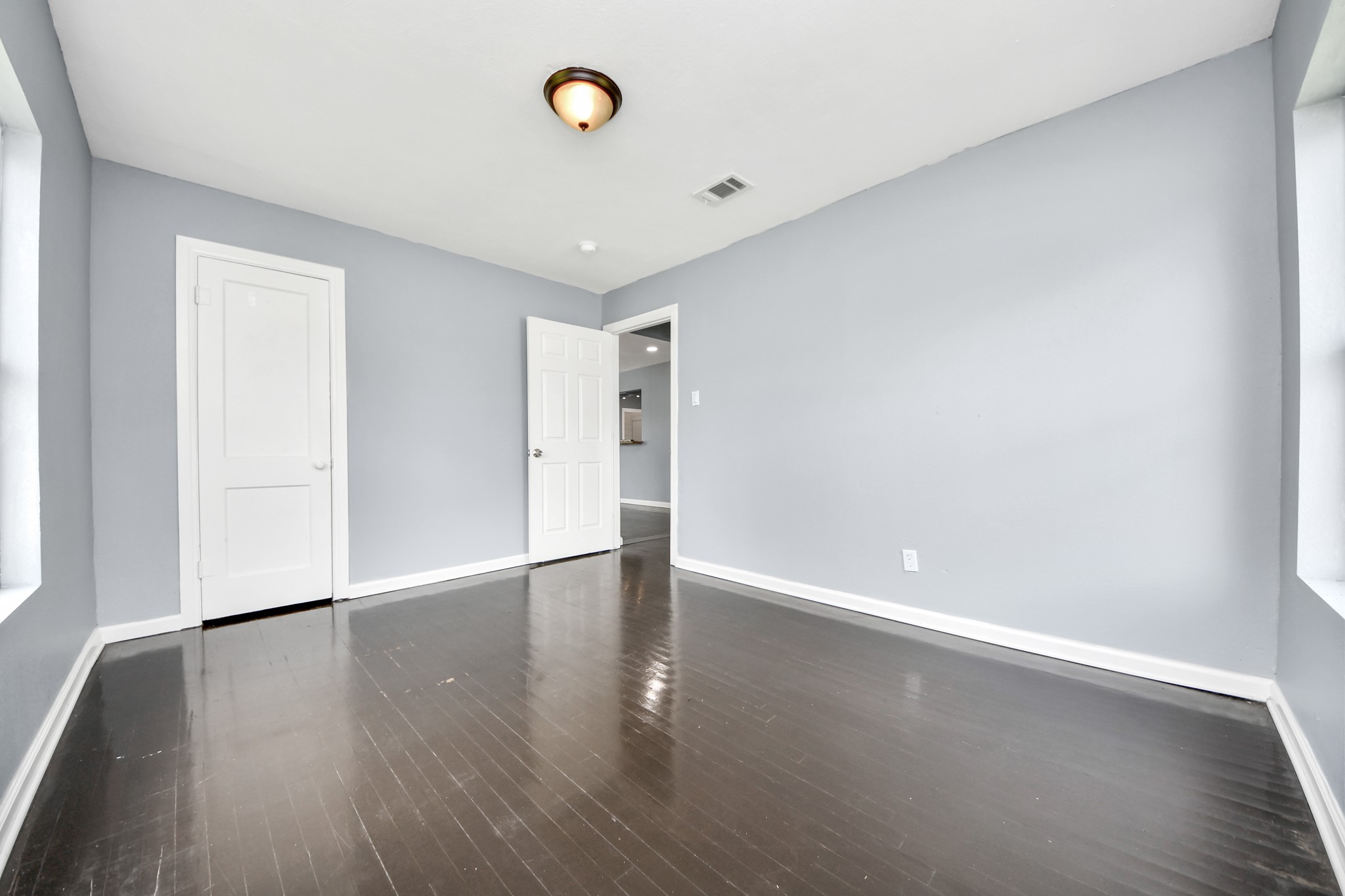 113 Obion Road Houston, TX 77076 - Photo 9 of 22 Primary bedroom