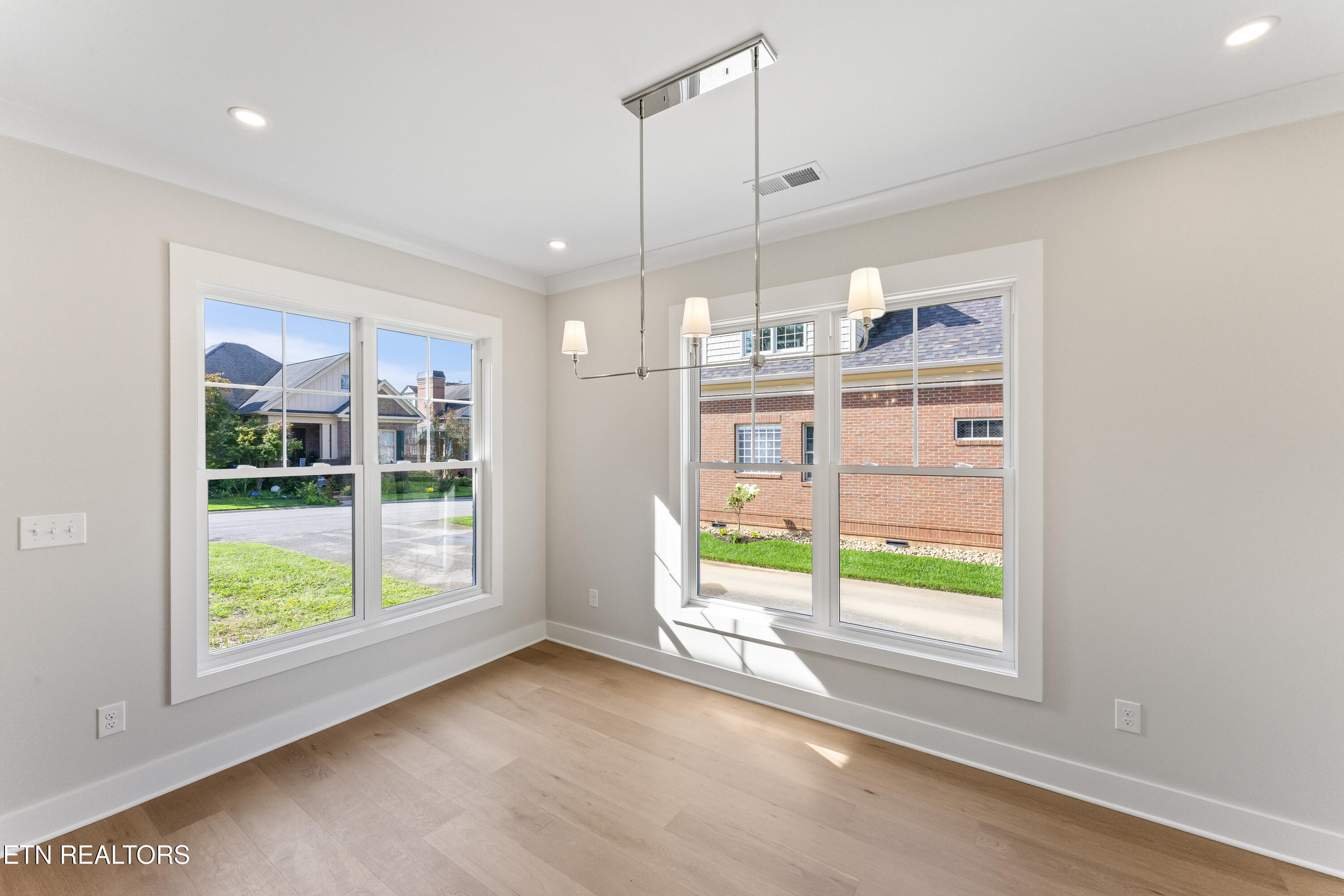 85 Royal Troon Circle Oak Ridge, TN 37830 - Photo 12 of 54 Lots of natural light in Dining Area