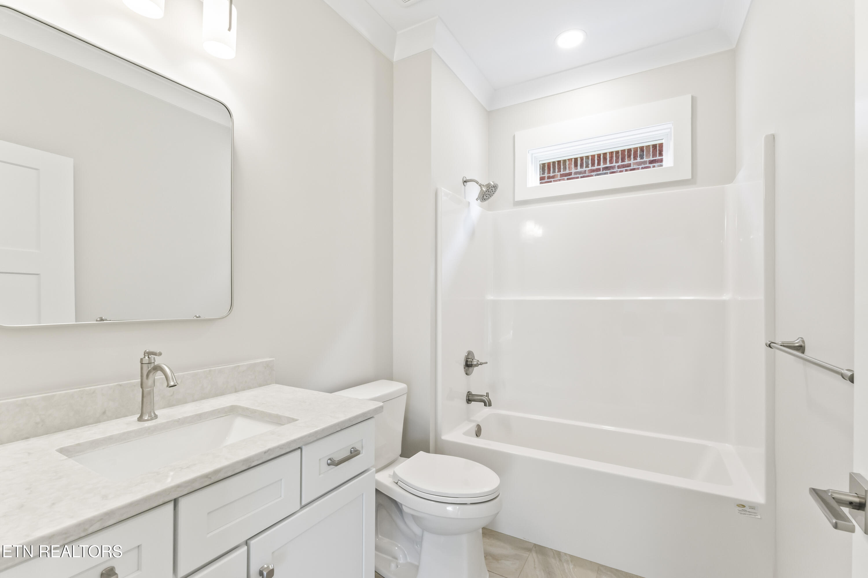 85 Royal Troon Circle Oak Ridge, TN 37830 - Photo 20 of 54 Hall Bath